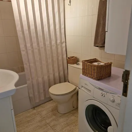 Centric Front ארונה