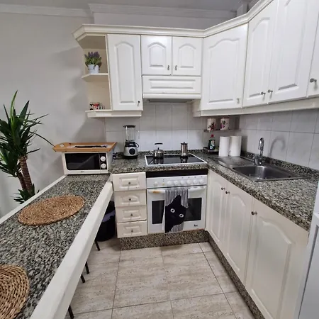 Centric Front * ארונה